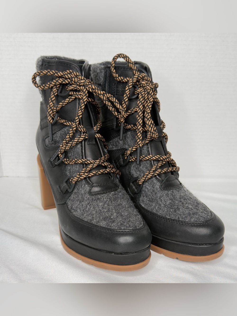 NWOT Sorel Blake Lace Waterproof Ankle Booties Black/Grey Size 9 Leather